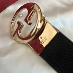 Gucci belt.  Two color reversible. Size 100. GG Marmont reversible thin belt in beige, ebony & black  main image 2